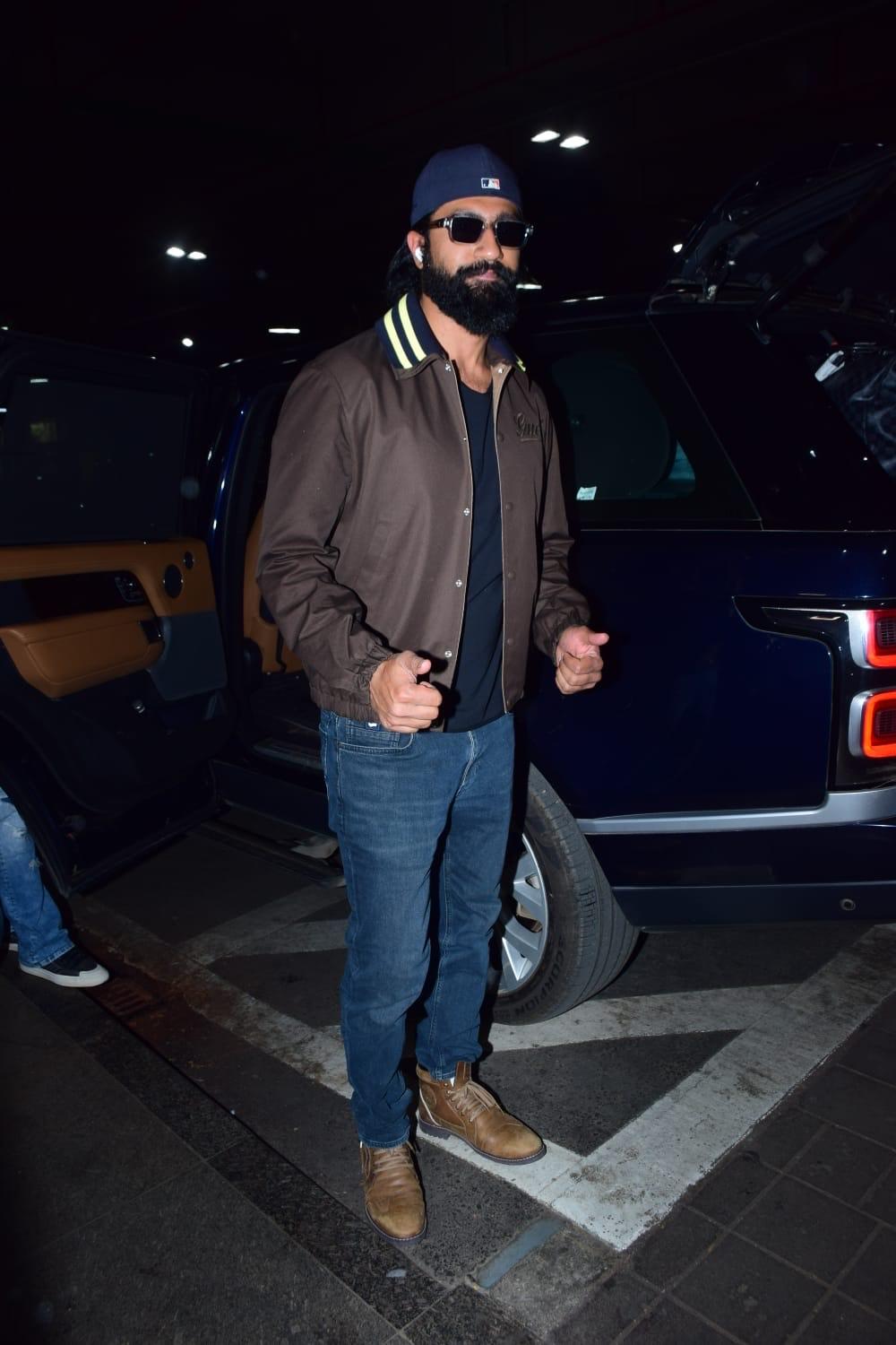 Vicky Kaushal was clicked at the Mumbai airport today