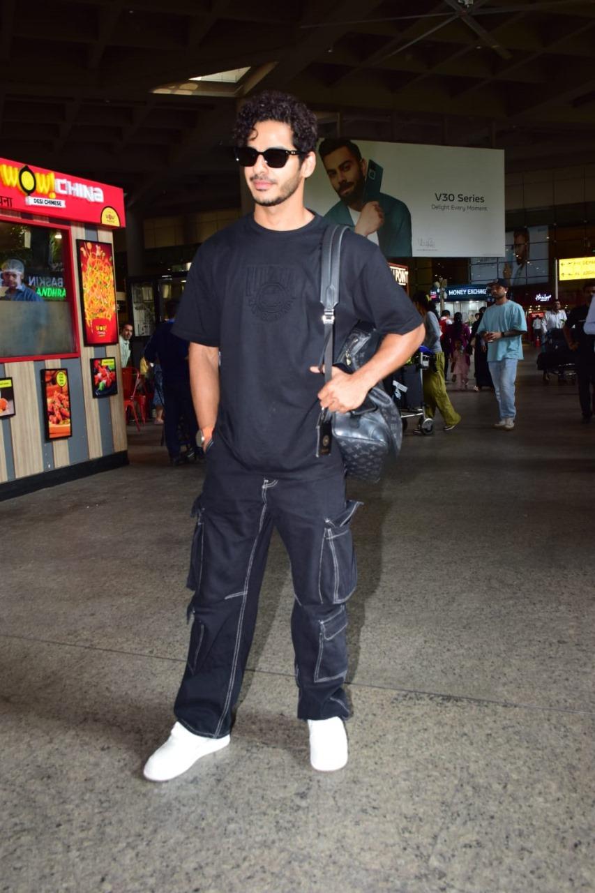Ishan Khatter posed for the shutterbugs at the Mumbai airport today