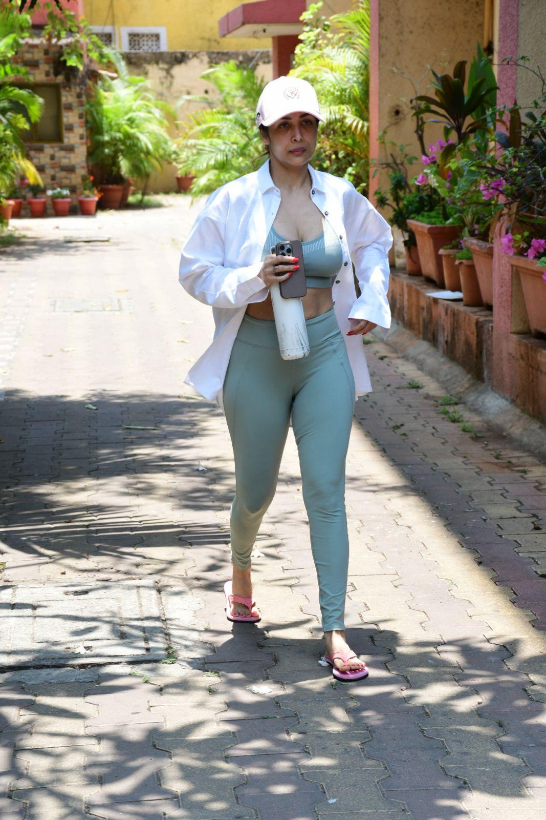 The actress wore the most adorable mint green athleisure outfit for her workout session today.