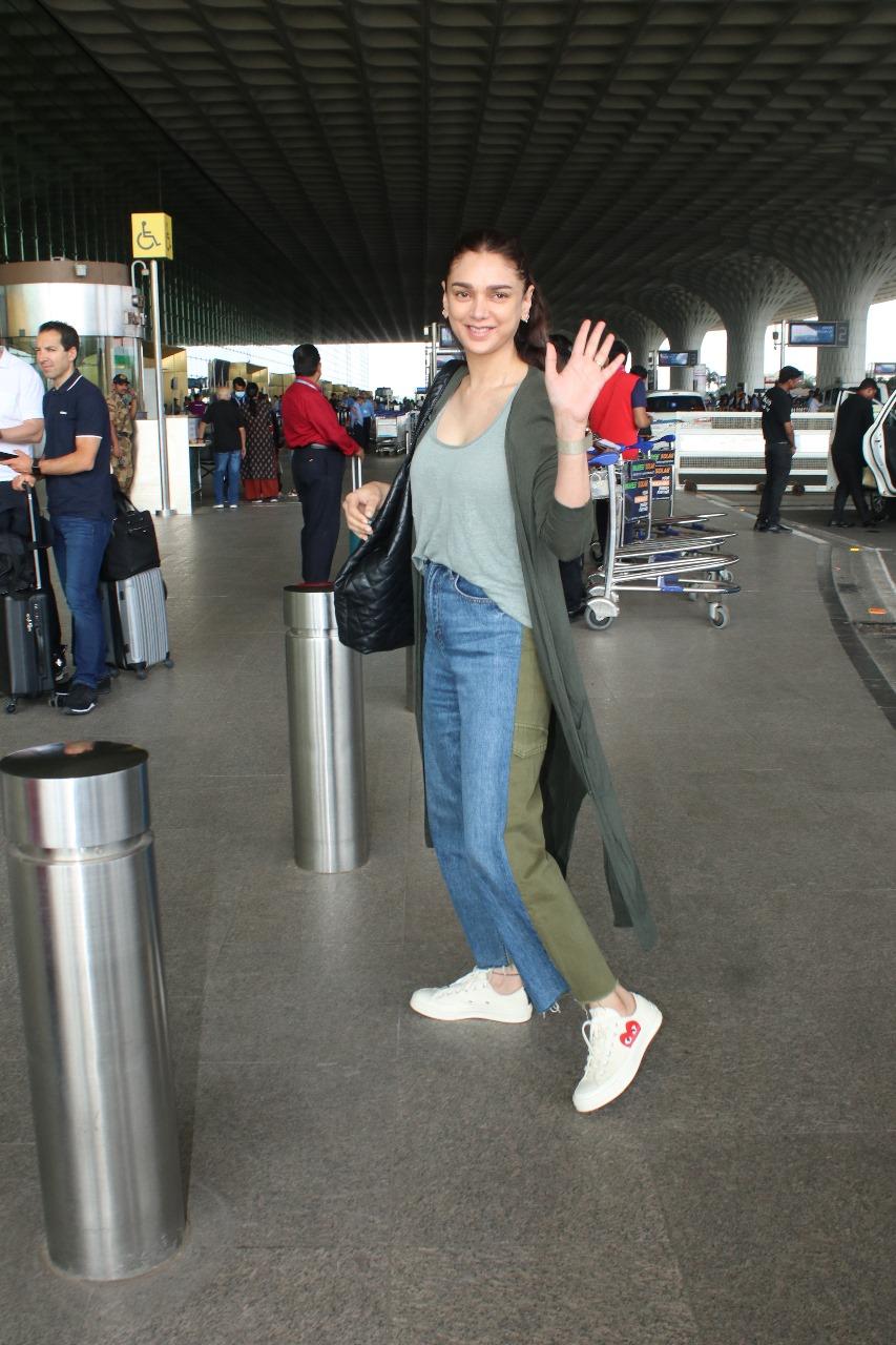 Aditi Rao Hydari was spotted at the Mumbai airport in high spirits