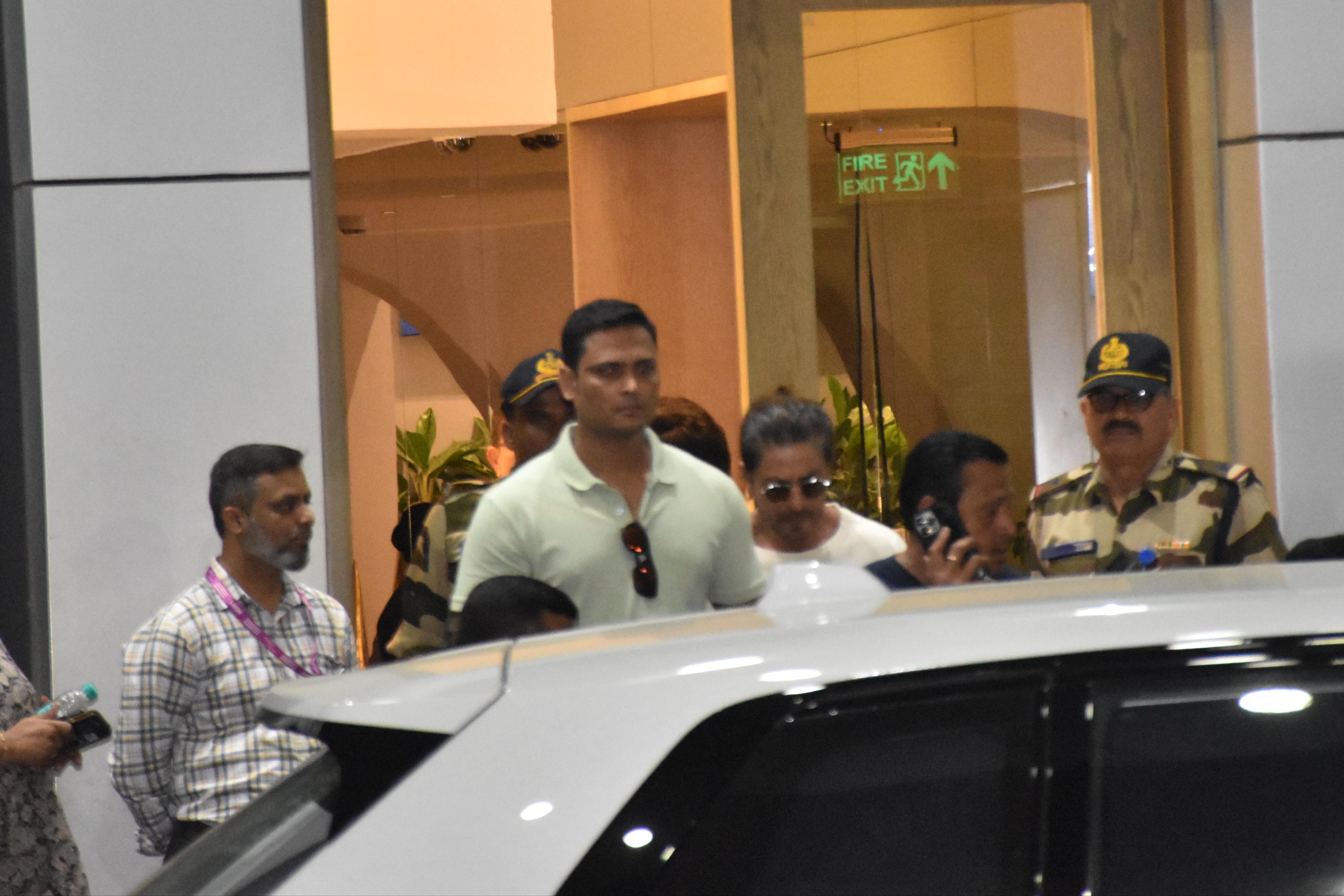 Shah Rukh Khan was clicked at the Kalina airport in Mumbai