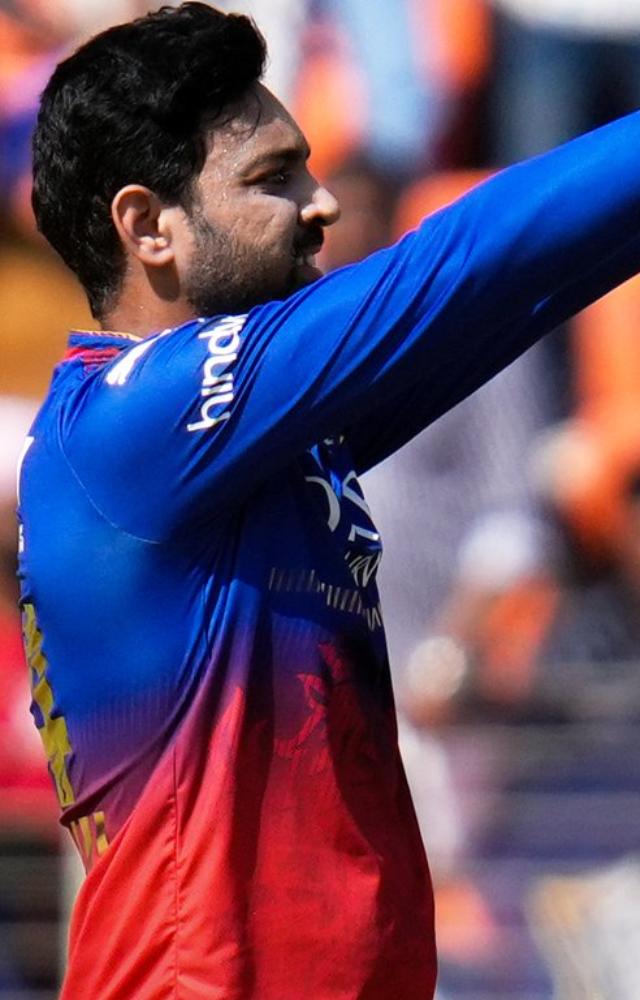 Swapnil Singh helped RCB get their first breakthrough against GT. He bowled three overs by conceding 23 runs and picked the wicket of Wriddhiman Saha