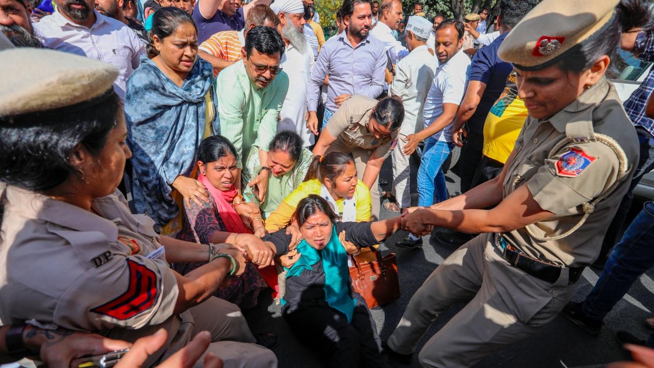 Kejriwal was produced in the court of Special Judge Kaveri Baweja after his ED custody ended. The ED had sought 15-day judicial custody of Kejriwal, saying he was `totally uncooperative`, reported PTI Kejriwal was produced in the court of Special Judge Kaveri Baweja after his ED custody ended. The ED had sought 15-day judicial custody of Kejriwal, saying he was `totally uncooperative`, reported PTI