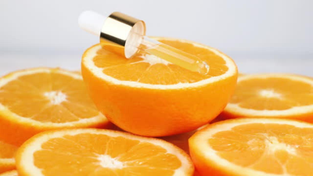 Vitamin C is also known to reduce skin inflammation when combined with ferulic acid and vitamin E. It also reduces the appearance of dark circles under the eyes.  