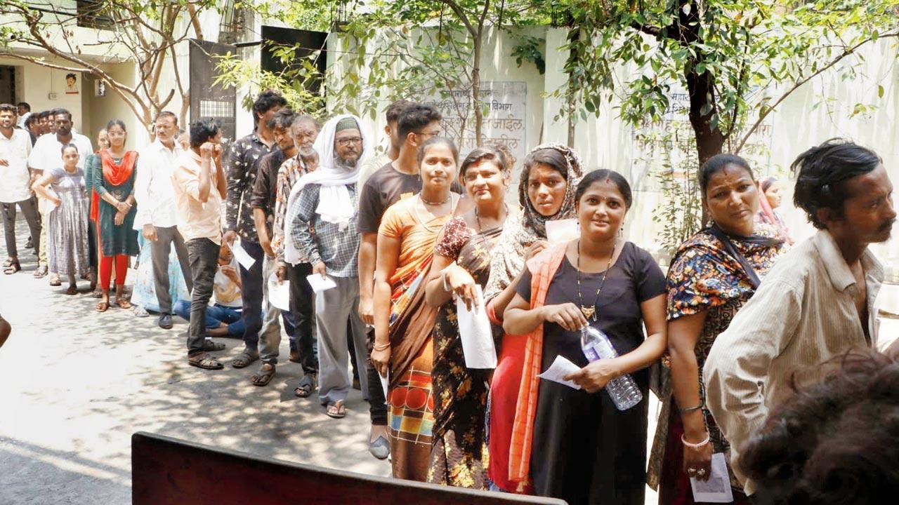 Over 53 per cent polling till 5pm in eight LS seats in Maharashtra