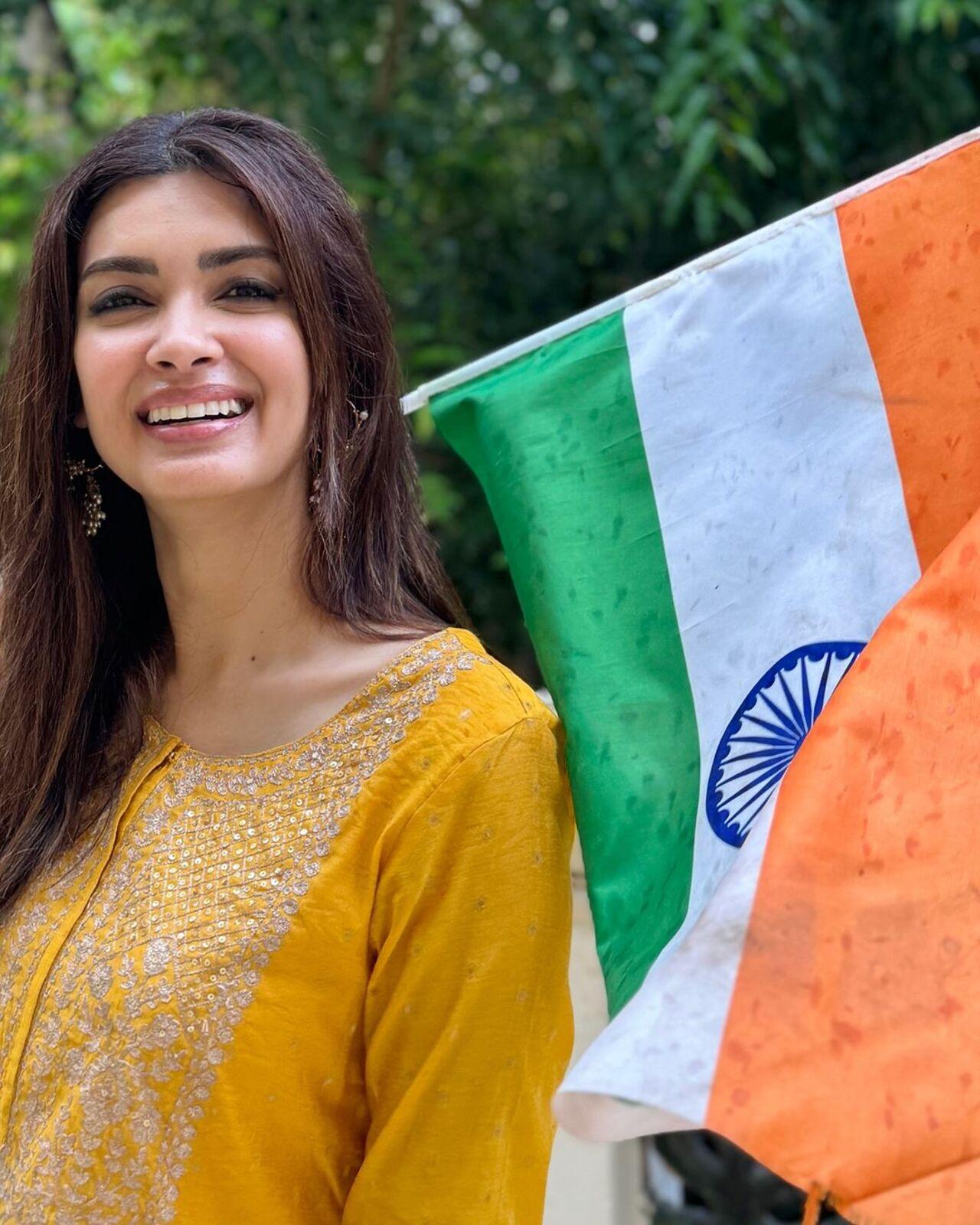 Diana Penty took to Instagram to share a couple of pictures of herself posing with the Indian tricolour