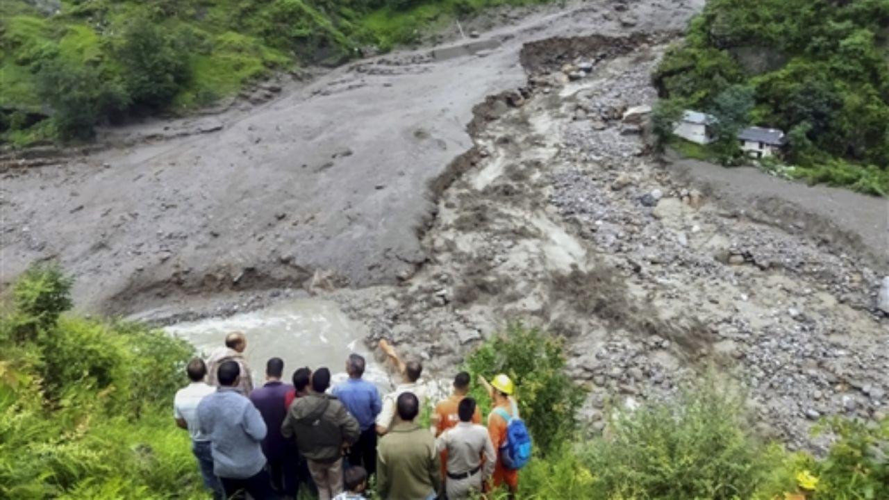 The Meteorological Department has recorded heavy to very heavy rainfall across various stations in the state, with Palampur being the wettest area. An orange alert for heavy rain has been issued for Kangra, Chamba, Kullu, and Mandi districts. The state is expected to continue experiencing wet conditions for the next four to five days, complicating the ongoing rescue and relief efforts