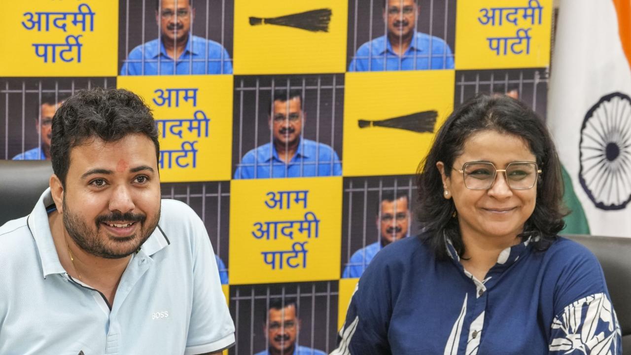 Senior AAP leader and Delhi minister Atishi broke down while sharing the news of Sisodia's bail during the inaugural function at a school in Naseerpur