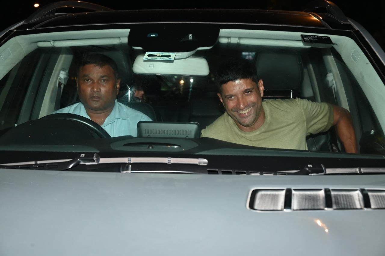 Farhan Akhtar was all smiles as he went to attend mother Honey Irani's birthday bash