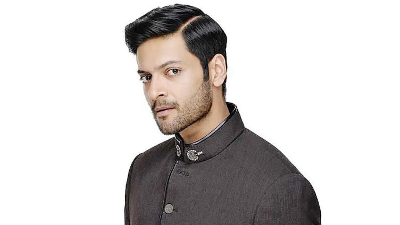 Ali Fazal shares throwback pic from ‘Death on the Nile’ set