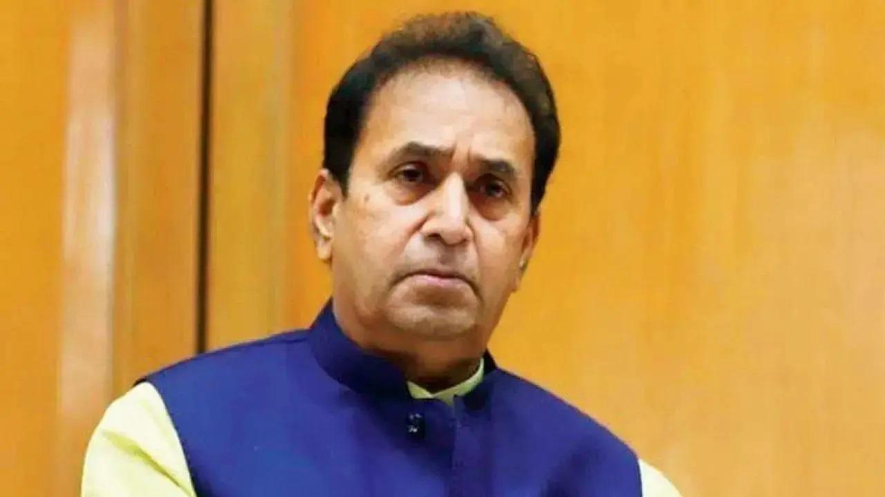 Fadnavis taking political vengeance, using Waze to level allegations: Deshmukh
