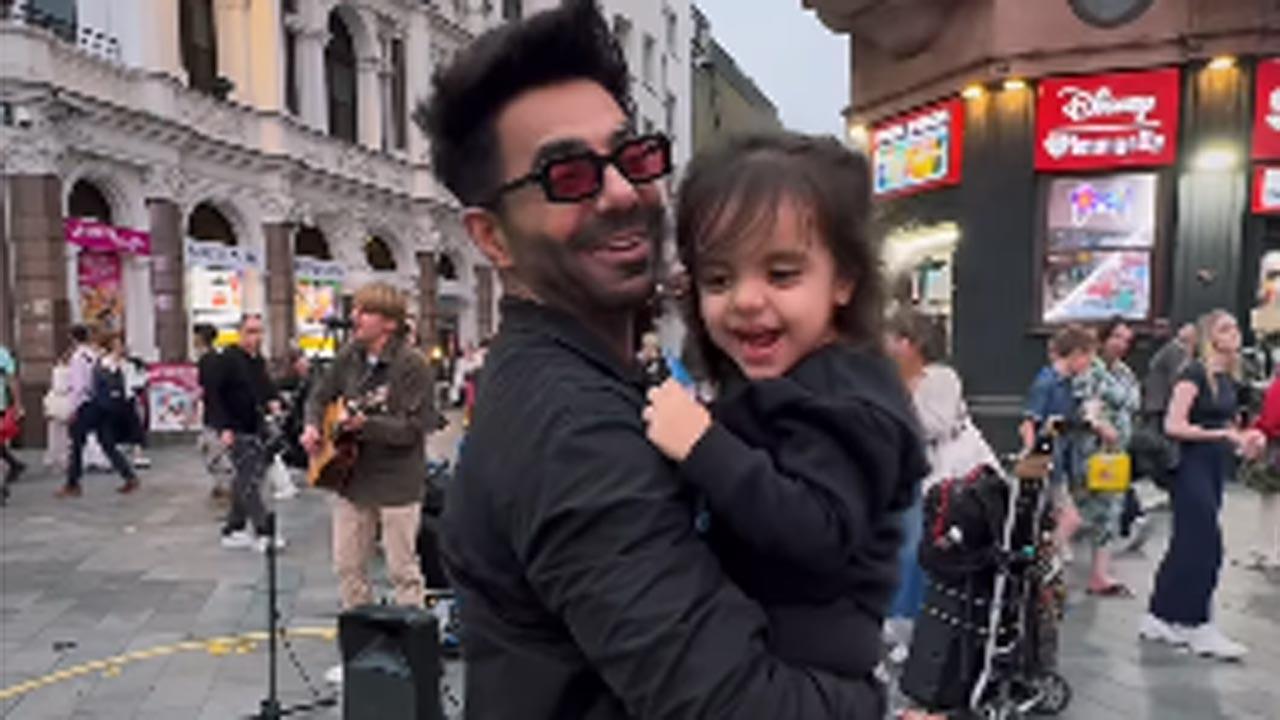 Aparshakti Khurana celebrates 'Stree 2' success with his favourite stree