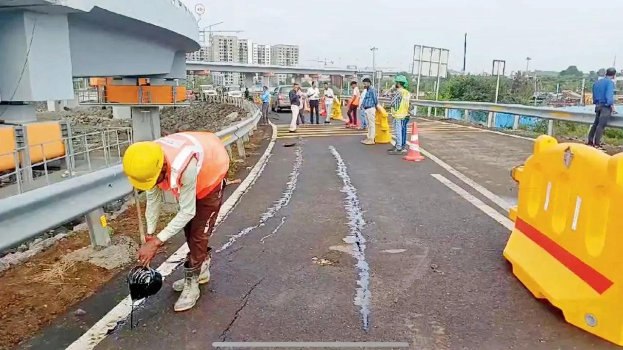 Atal Setu road cracks: MMRDA fines MTHL contractor Rs 1 crore, says RTI activist