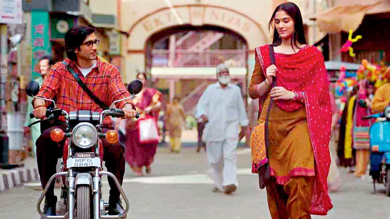 Santanu Maheshwari and Saiee Manjrekar in Auron Mein Kahan Dum Tha