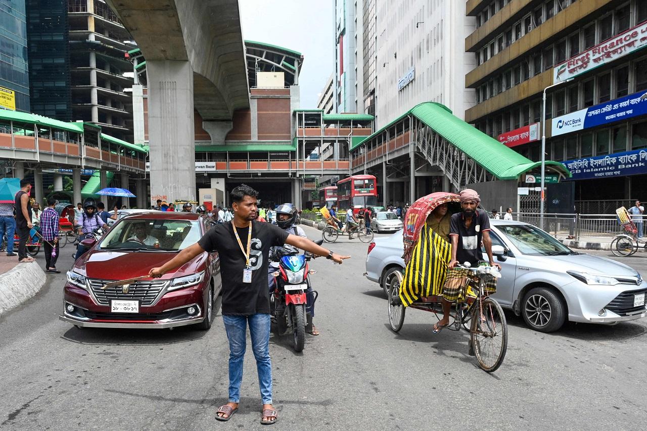 Bangladesh authorities launched a review of the statutory Grameen Bank's activities in 2011 and fired Yunus as its founding managing director on charges of violating the government retirement regulation