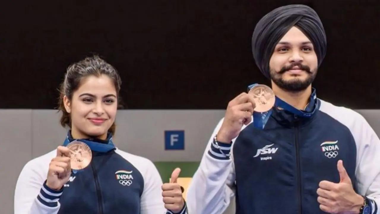 Day 4
Bhaker-Singh clinched a bronze medal in their event. The men's hockey team qualified for the quarter-finals. Bhajan Kaur registered a win in the pre-quarterfinals of the women's individual archery event. The Sat-Chi again won the group stage match. Prithviraj in the men's trap event finished in 21st position. Amit Panghal lost in the pre-quarterfinals in the men's 51 kg category and Jasmine Lamboria, too suffered a blow in the women's 57kg category. Dhiraj Bommandevara lost the men's archery individual match