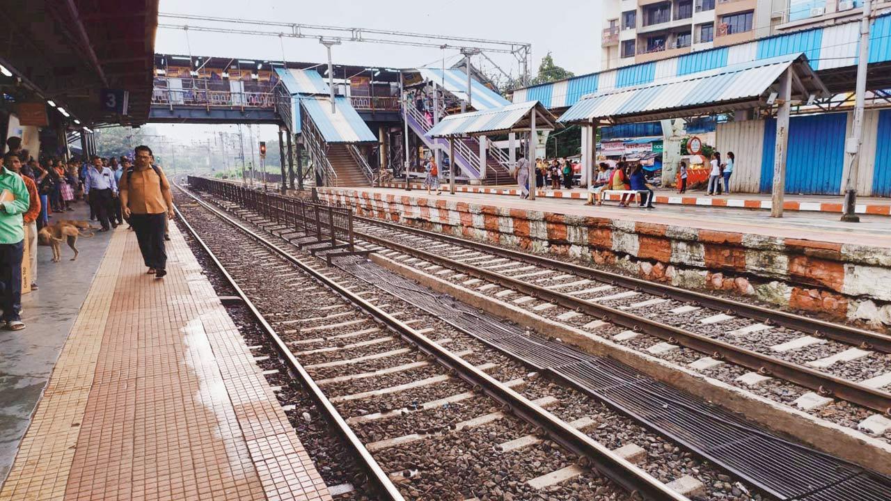 Badlapur sexual assault: Uneasy calm descends on the city as netas drop by