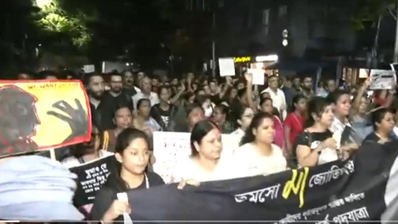 Bengali artists hold protest demanding justice in Kolkata rape-murder case
