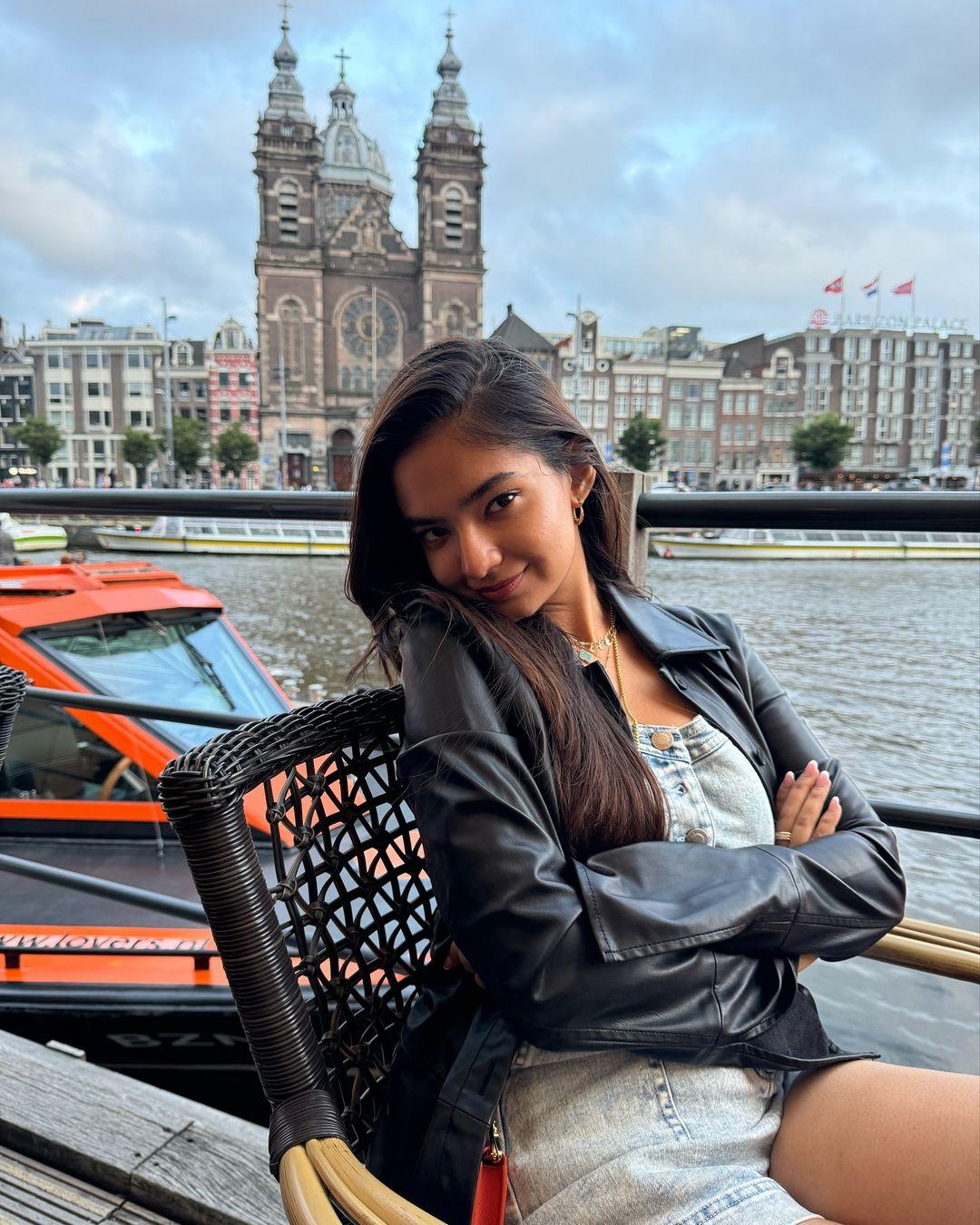 While sharing pictures of her birthday celebration, Anushka wrote, 