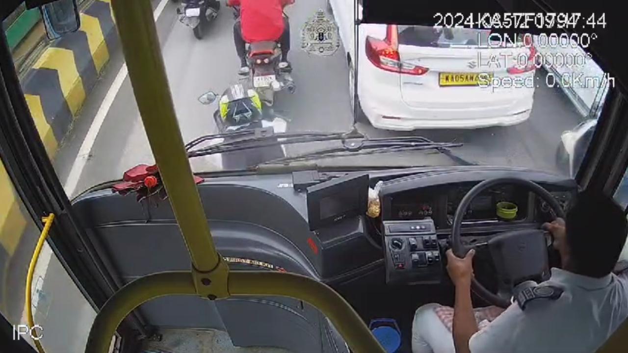 Watch video | Uncontrolled bus crashes into multiple vehicles in Bengaluru