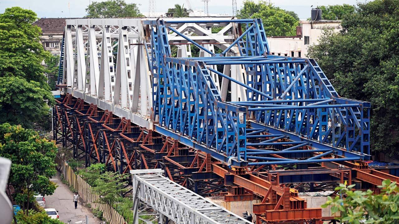 Carnac bridge girder to be launched in October, says Mumbai civic body