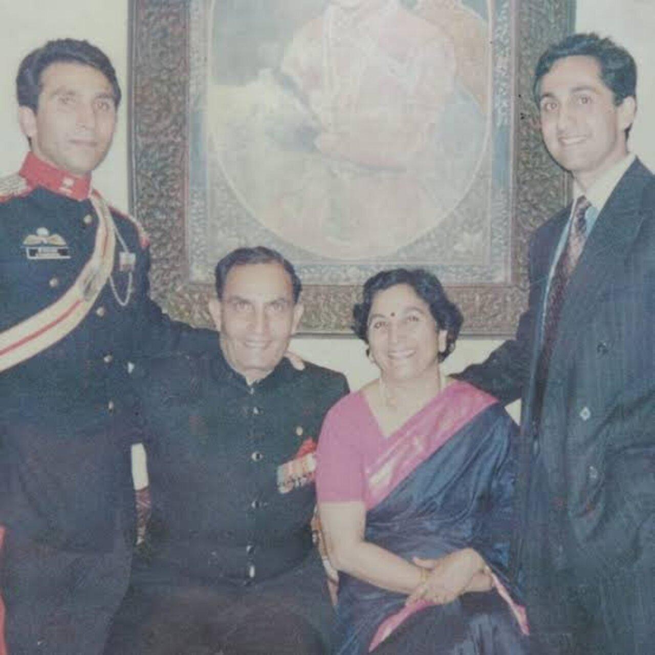 While several actors have a military background, Bikramjeet Kanwarpal was different. The late actor himself served in the Indian Army