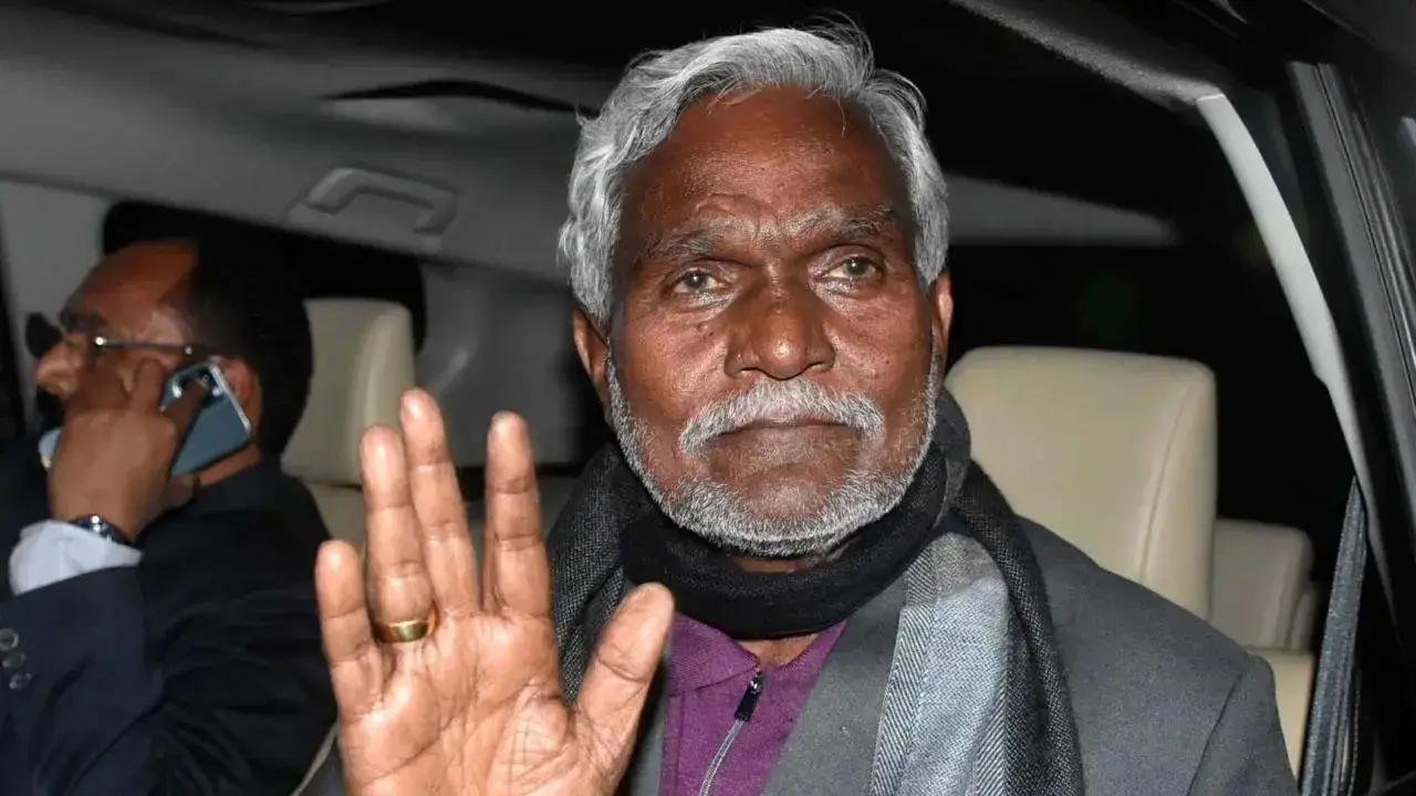 Former Jharkhand Chief Minister Champai Soren to join BJP with son on August 30