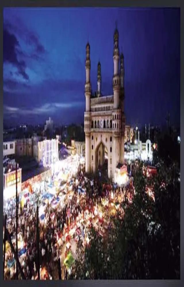 Like the Qutub Minar, the Char Minar also underwent repairs during the colonial period, but the monument was revamped by the then Nizam of Hyderabad state. 