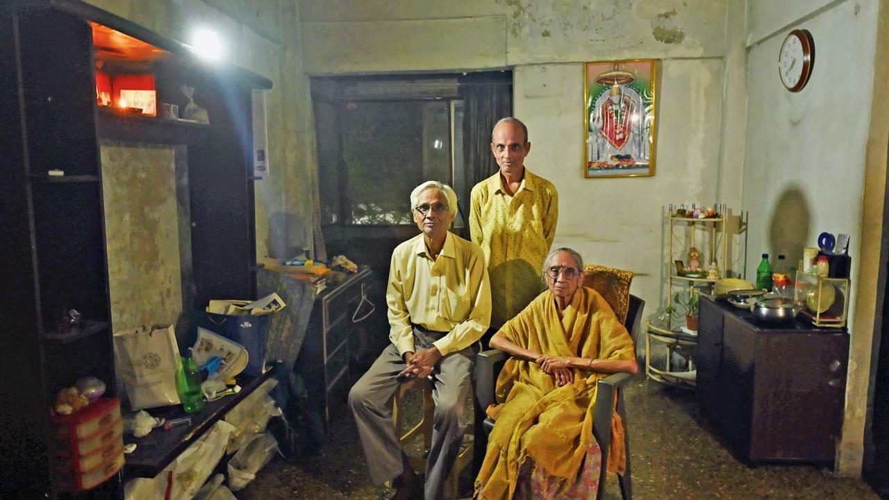 Defying builder, senior citizen siblings go solar for three years