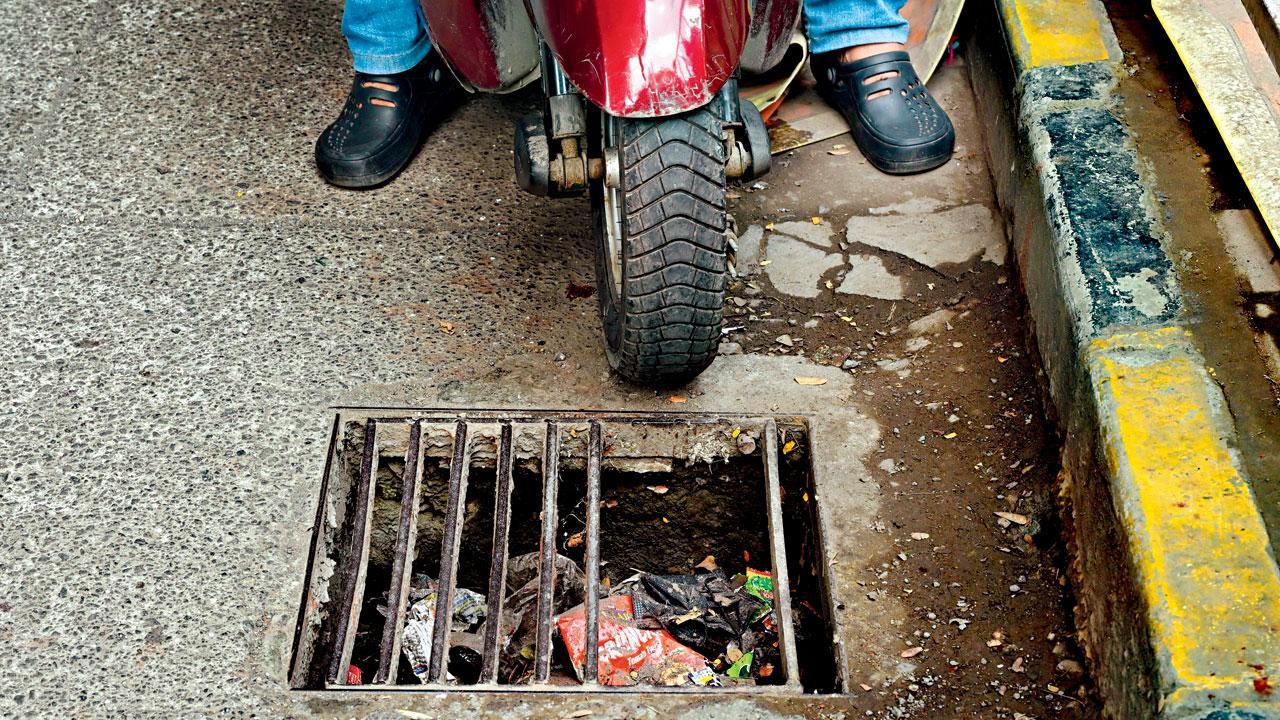 Mumbai: Broken gutters and blocked paths put Don Bosco students at risk