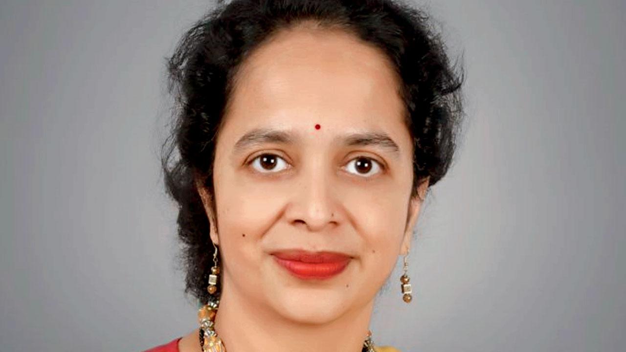 Dr Vaishali Joshi