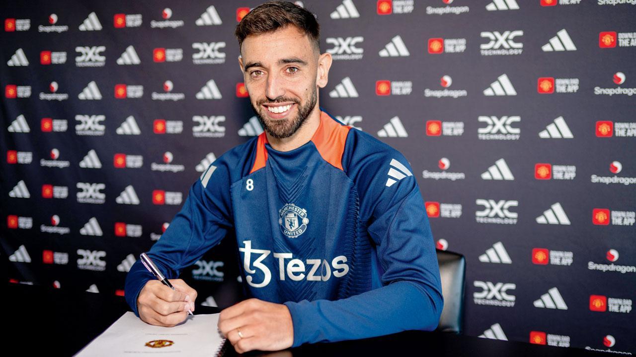 Fernandes extends contract with Man Utd until 2027