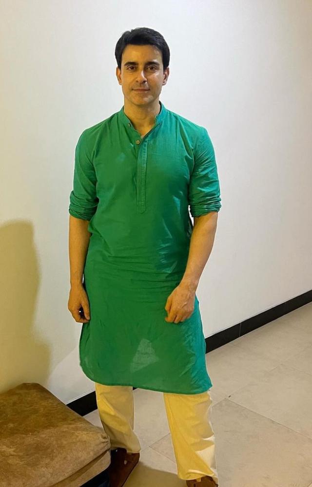 Be it a three-piece suit or a simple kurta, Rode knows the fashion game best