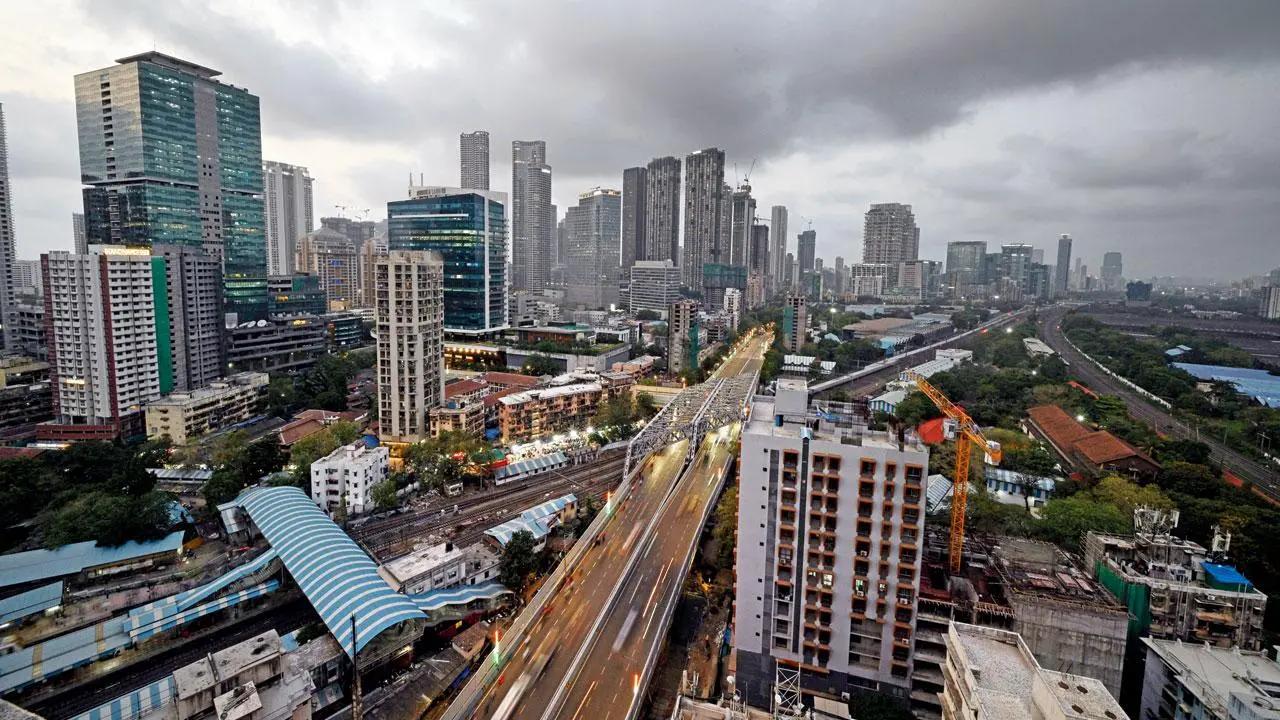 Mumbai: Aggrieved flat buyers agonised by Maha delay at MahaRERA
The failure of MahaRERA in scheduling the second hearing date for as long as two to three years after receiving complaints has left aggrieved flat buyers in the lurch. The delay in hearing according to them appears unfair as subsequent complaints filed in 2023-2024 were given priority hearings and orders passed. Litigants, advocates and professionals practising in MahaRERA have expressed dismay at the failure of MahaRERA in giving timely justice, as the flat buyers continue to suffer as they have to pay bank loan EMIs and that too for a flat they don’t own yet. Read more.