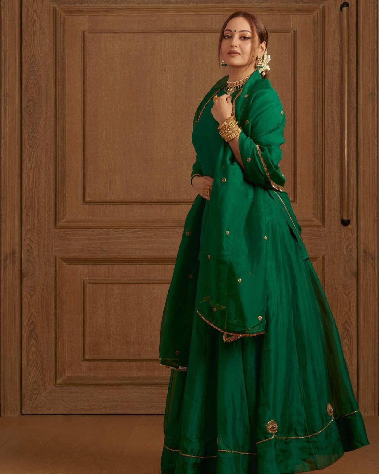 Sonakshi Sinha's green suit paired with a matching dupatta can be perfect if you wish to wear a plain green suit this Hariyali Teej
 
