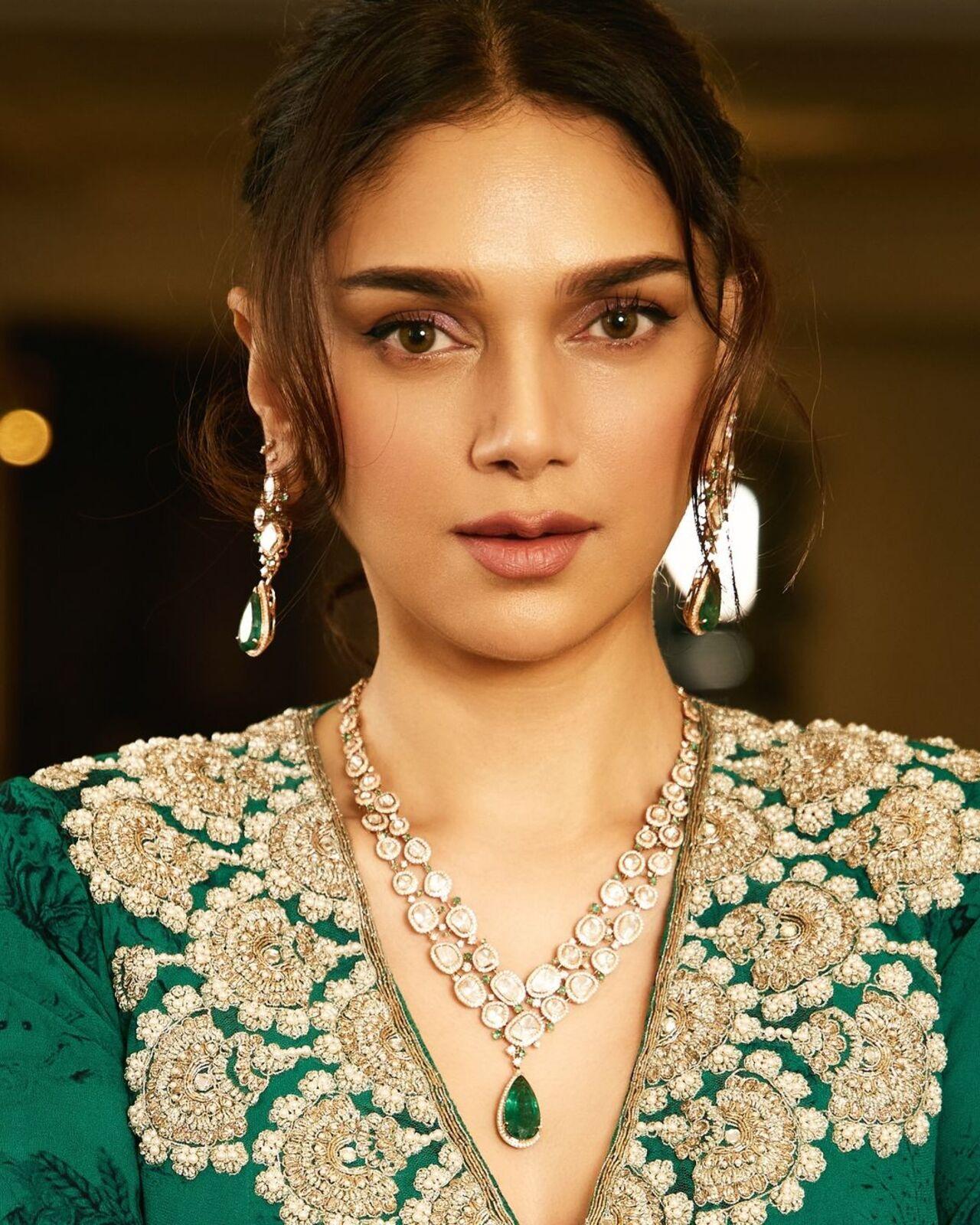 The actress tied her hair in a bun, wore nude makeup, and her intricate jewellery made her look perfect