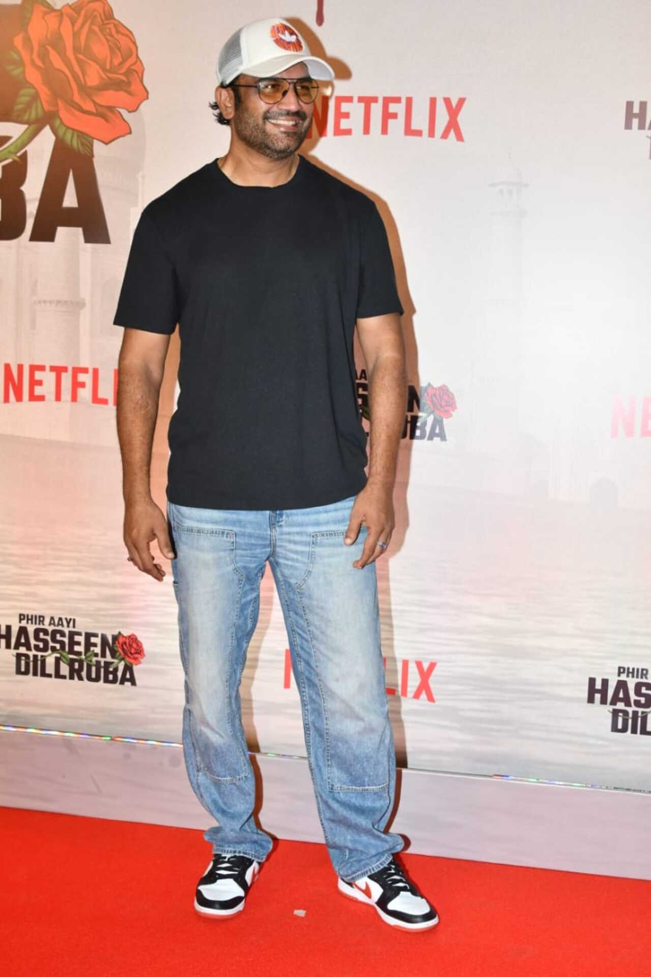 Sharad Kelkar was all smiles on the red carpet of Phir Aayi Haseen Dillruba's screening