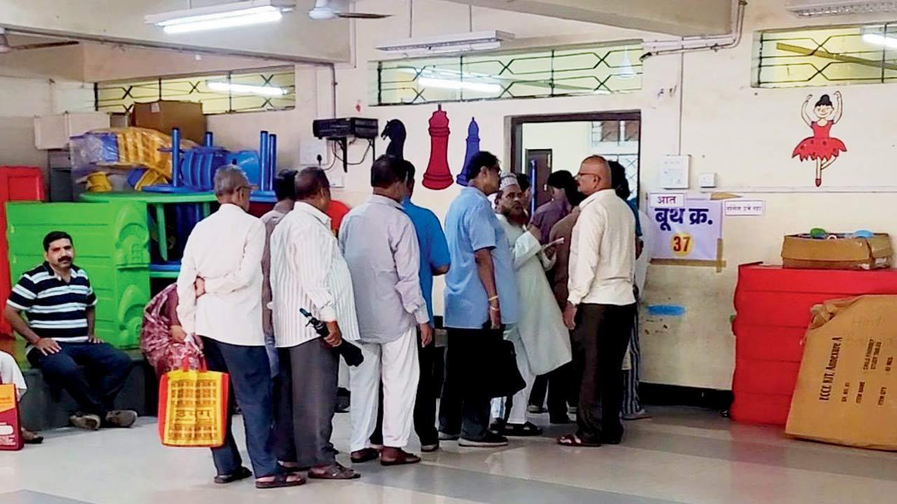 Hawker election chaos: Long queues, unfamiliar candidates