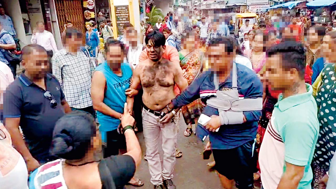 Locals dragged the accused to the police station