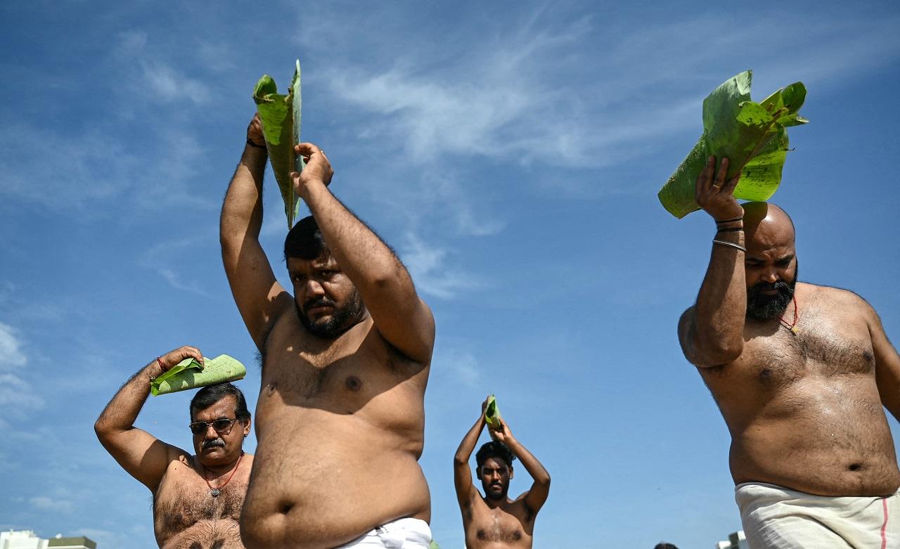 Devotees visit various Shiva temples on 'Aadi Amavasya' and perform special pujas