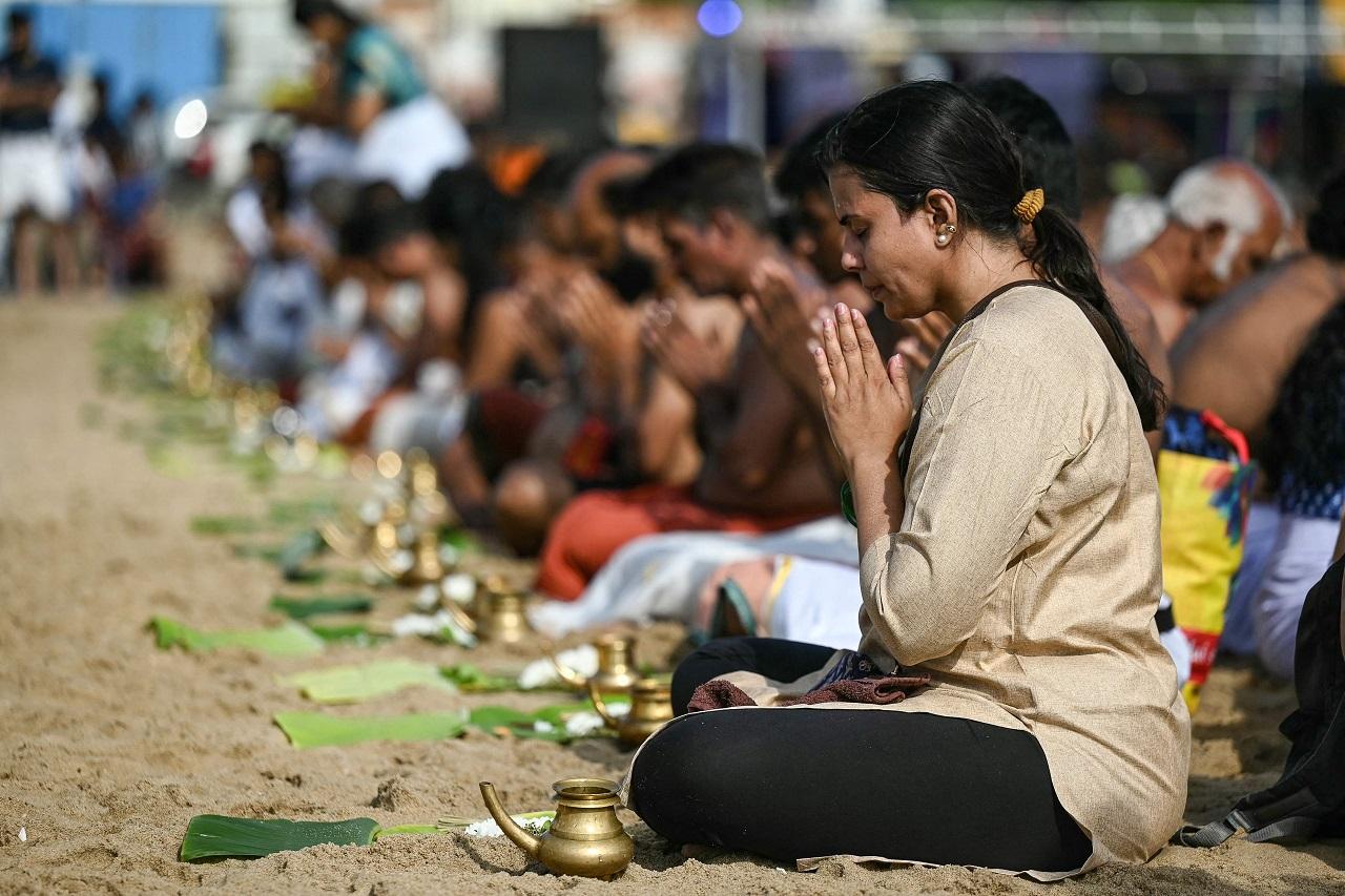 Devotees hold a firm belief that performing pujas dedicated to parents in Thai and Aadi months, relatives in Masi, and all beings during the auspicious Mahalaya Puratasi month brings forth remarkable blessings