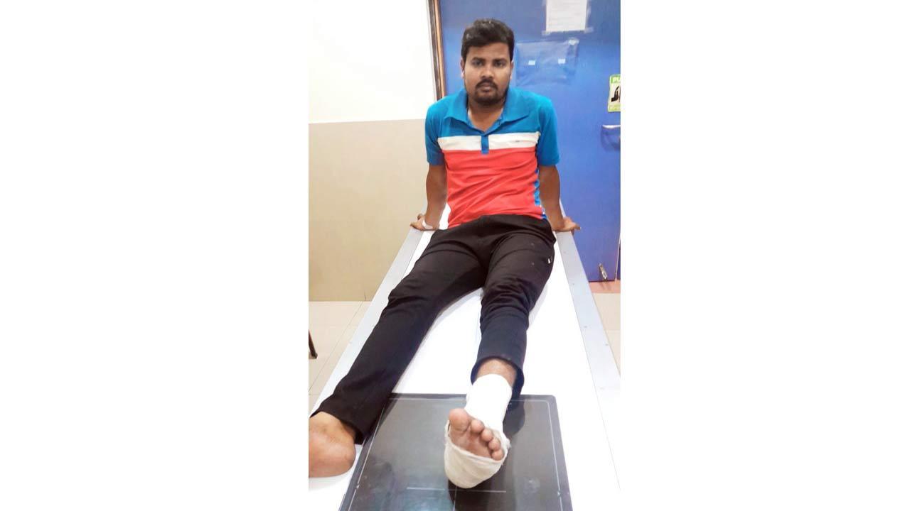Mumbai: Iron barrier set up for roadwork injures motorcyclist in Kandivli East