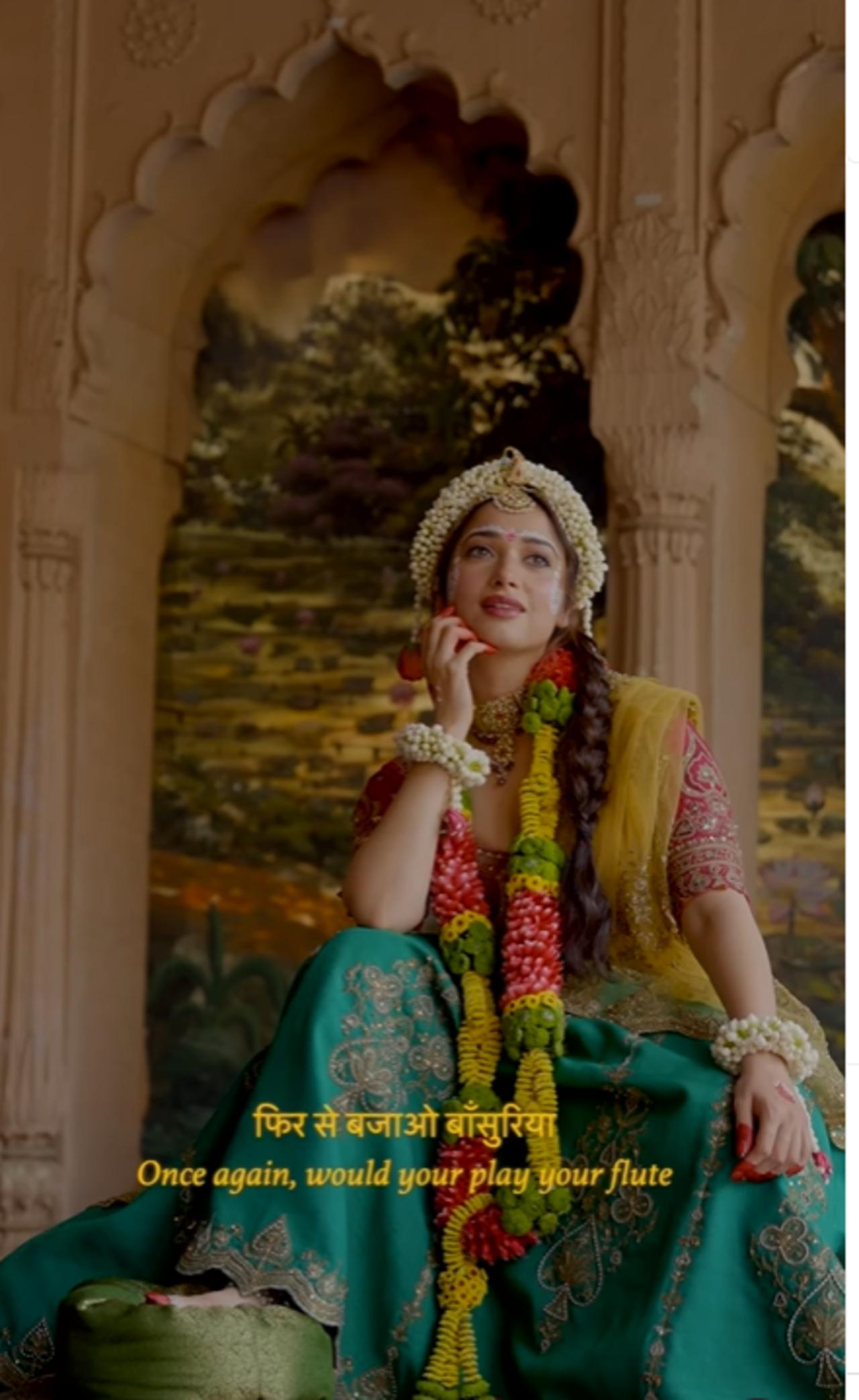 This colour combination is perhaps the most captivating in the entire series, where a muted yellow meets a mesmerizing blend of blue and green, creating a unique and striking contrast