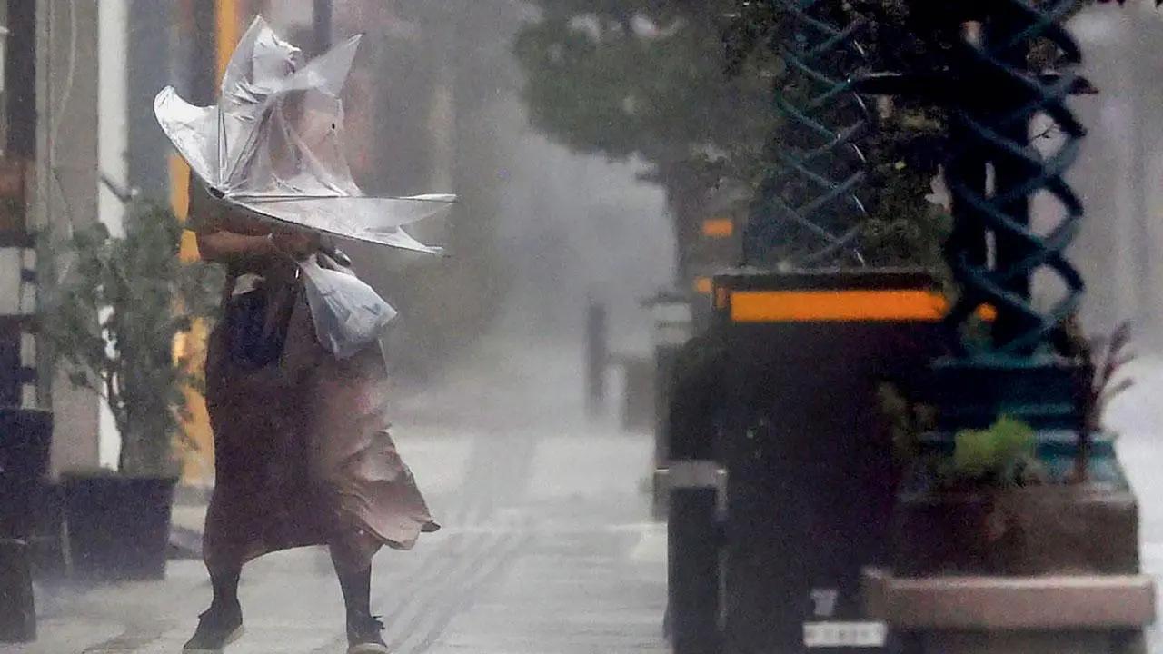 Japan prepares for powerful Typhoon Shanshan, affecting transportation and delivery services