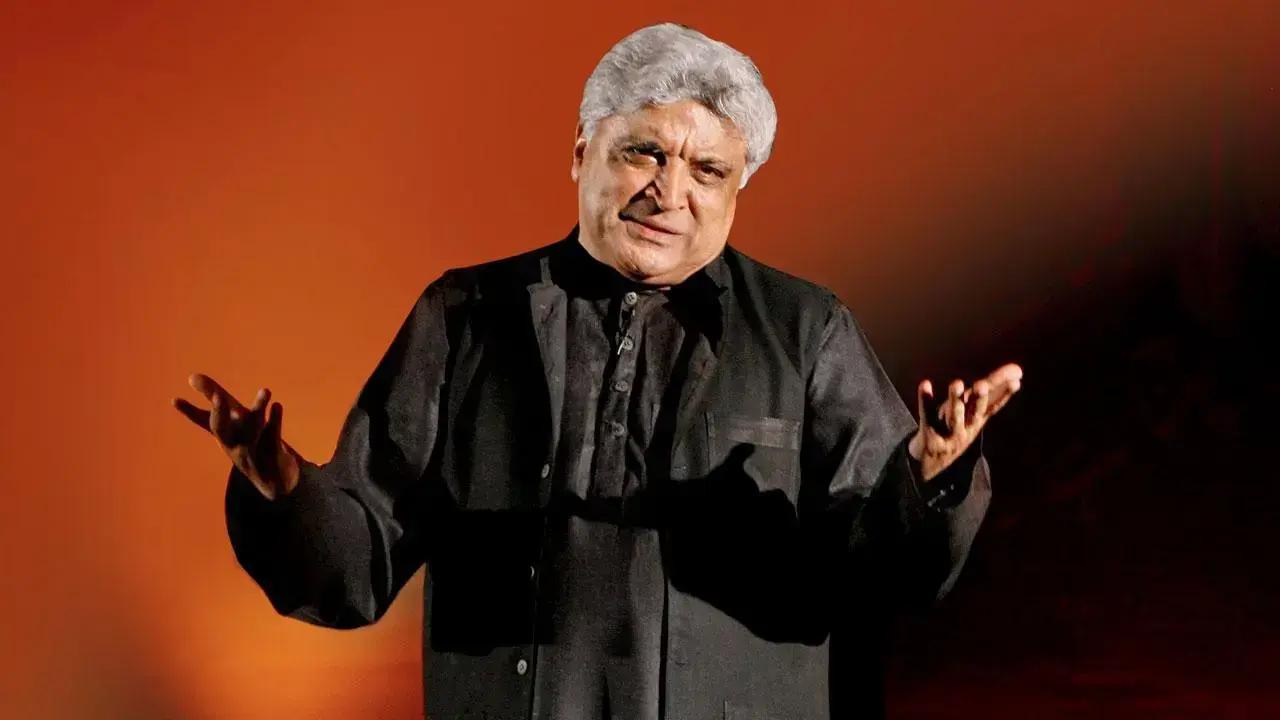 Javed Akhtar on society's understanding of contemporary women: 'Roaming in dark'