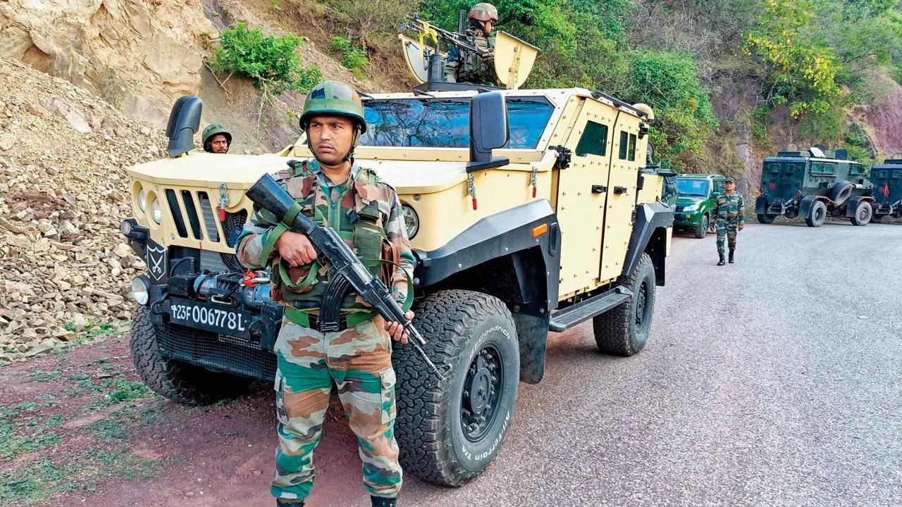 Indian Army arrests Lashkar-e-Taiba group guide in Poonch dst of Jammu-Kashmir