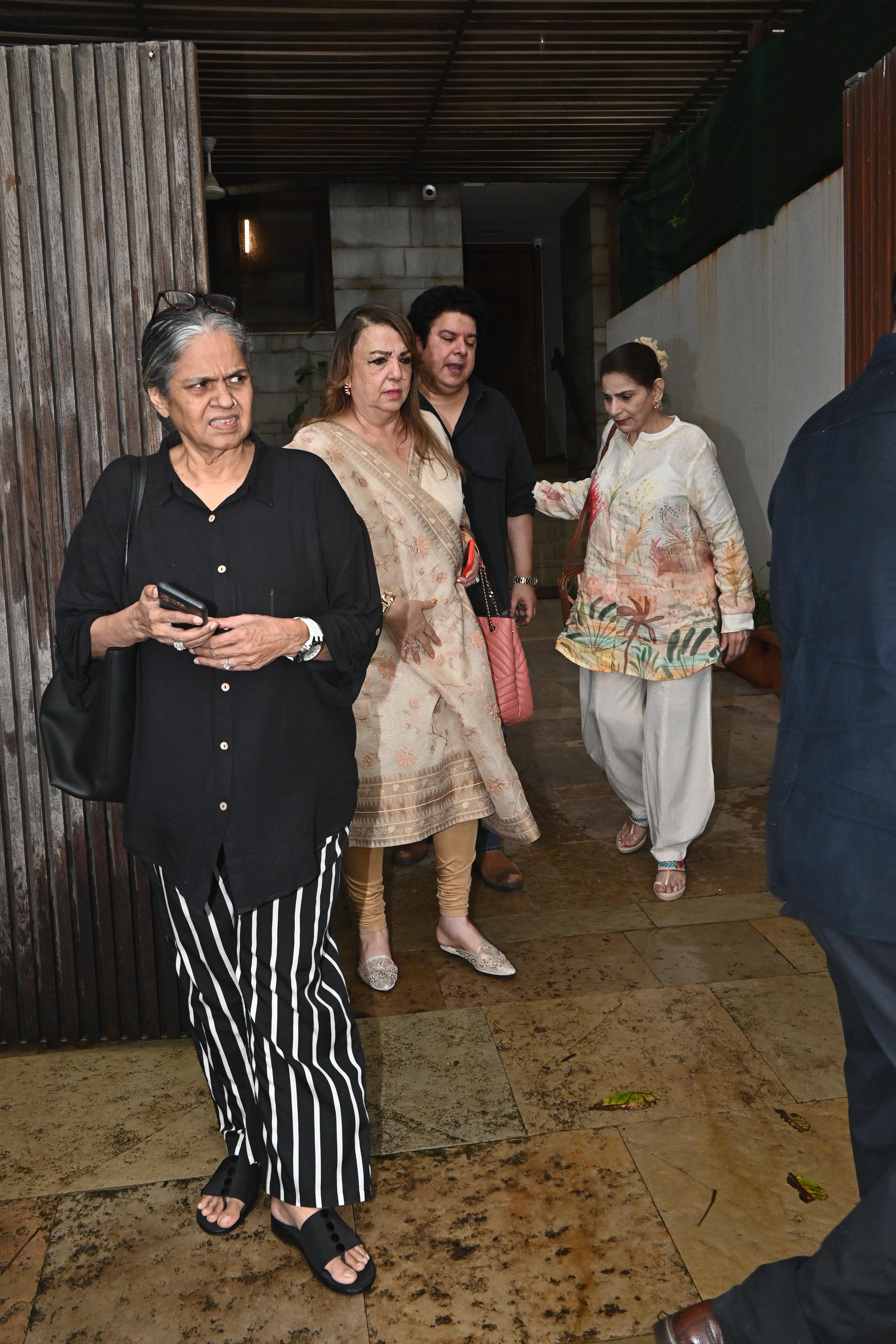 A prayer meet for Menaka Irani was held at Zoya Akhtar's residence, last night