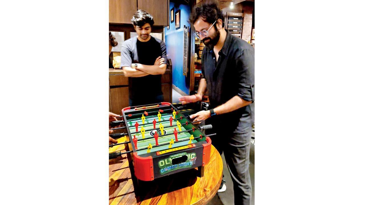 Indulge in this miniature Olympic Games night in Mumbai to have a good time