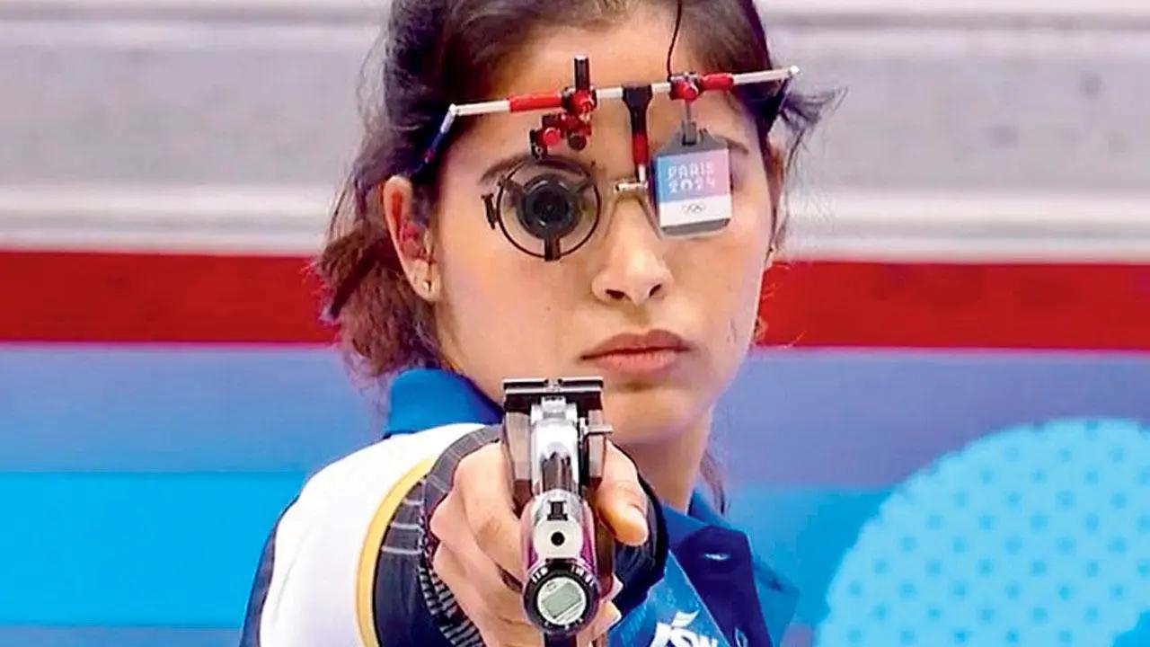 Day 1
Ace shooter Manu Bhaker qualified for the finals of the women's 10m air pistol event. Harmeet Desai made it to the second round of the men's table tennis singles. Lakshya Sen registered his first win in the men's badminton singles group stage match. The Indian men's hockey team also won their first pool match. Along with Sen, the star duo, Satwaiksairaj Rankireddy and Chirag Shetty also registered a win in the men's doubles group match. Finishing fourth in men's singles sculls, Balraj Panwar moved to the repechage
