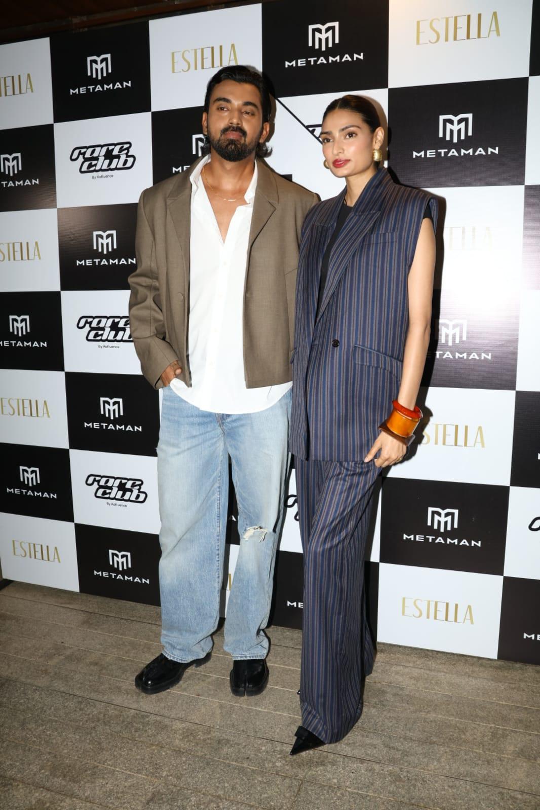 The ace cricketer posed with his wife and actress Athiya Shetty